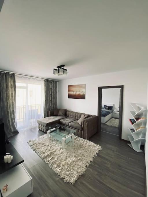 Apartament 2 Camere Modern Si Confortabil Giroc Eksteriør bilde