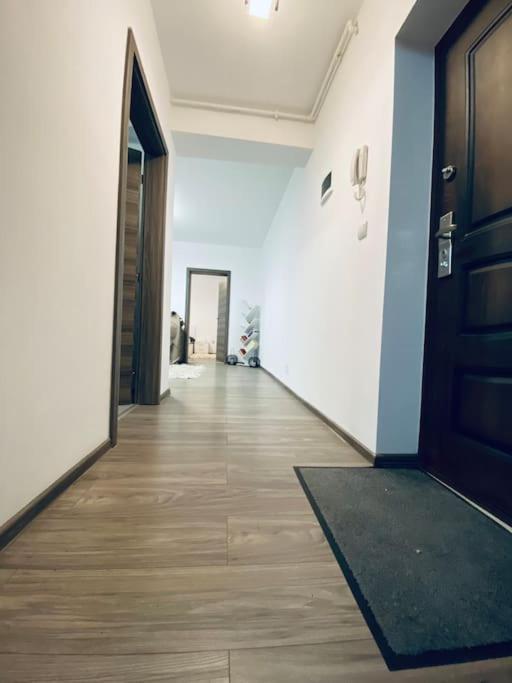 Apartament 2 Camere Modern Si Confortabil Giroc Eksteriør bilde